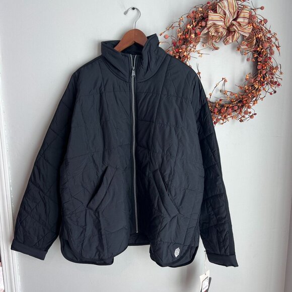 FP Movement x Hatch LARGE Pippa Packable Puffer in Oversized in Black